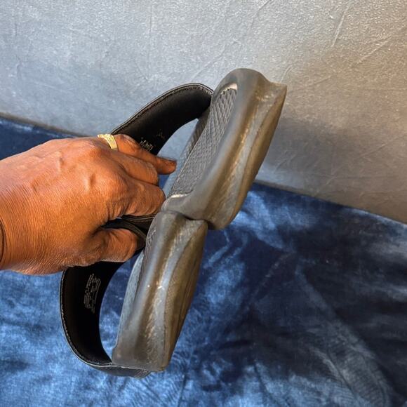 Nike Benassi JDI Black/Gold Men's Slides Sandals Size 8 Beachy Basketball Comfy - Picture 7 of 8